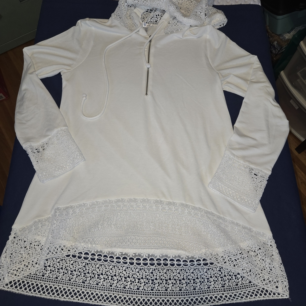 Womens Venus Hooded Lightweight White Long Sleeve Swimsuit Coverup Size M EUC